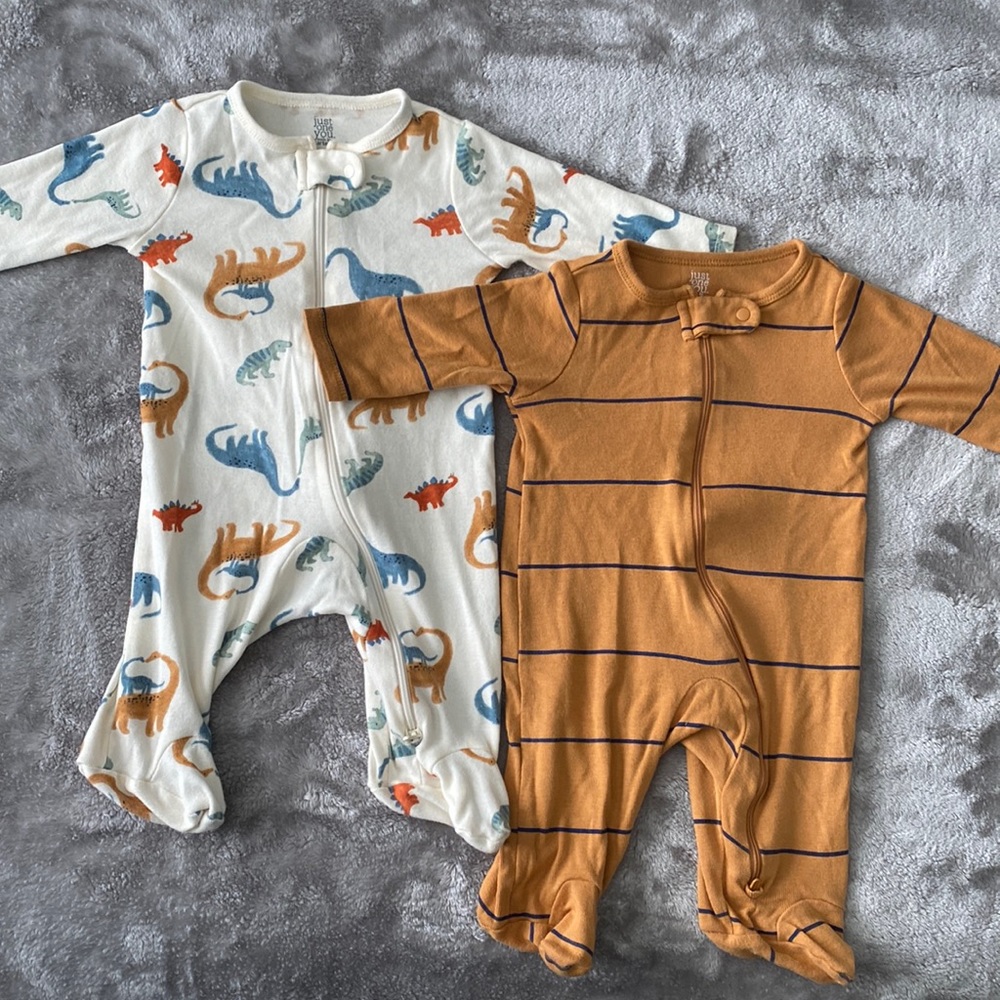 Set of footie pajamas | Carter’s